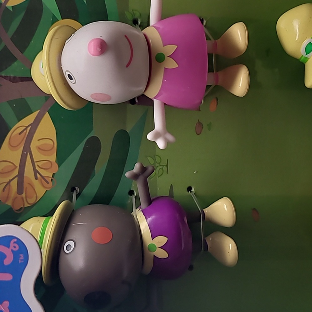 NIB Peppa Pig Peppa's Nature Day Woodland Club Pig Figures New - Picture 2 of 6
